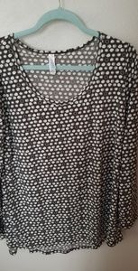 Lularoe Lynnae top
